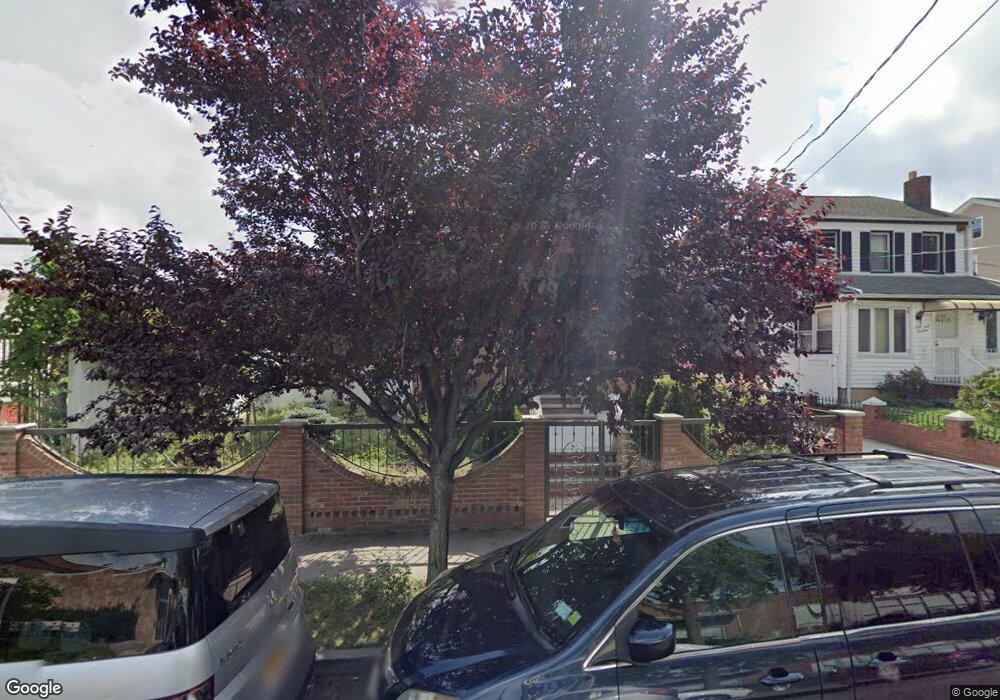 4315 171st St, Flushing, NY 11358 - photo 1