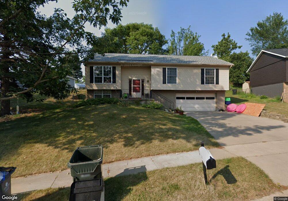 4215 Orchard Dr NW, Cedar Rapids, IA 52405 - photo 1