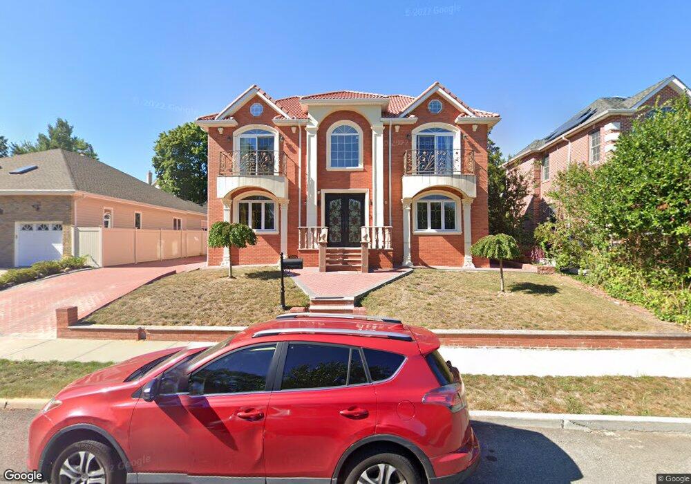 6949 260th Place, Glen Oaks, NY 11004 - photo 1