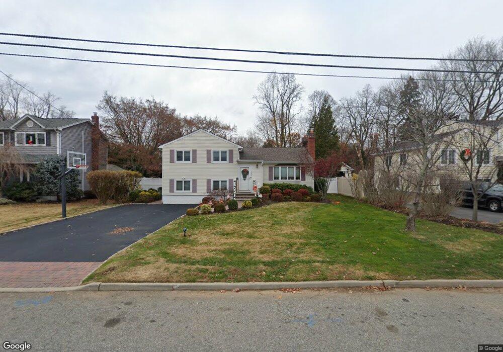 136 Woolsey Ave, Glen Cove, NY 11542 - photo 1