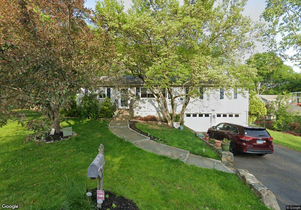 39 Franklin St, Trumbull, CT 06611 - photo 1