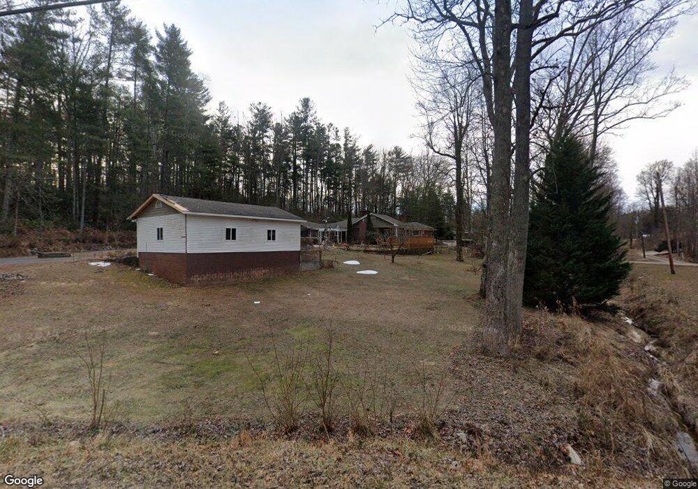 408 Waddell Dr, Hendersonville, NC 28792 - photo 1