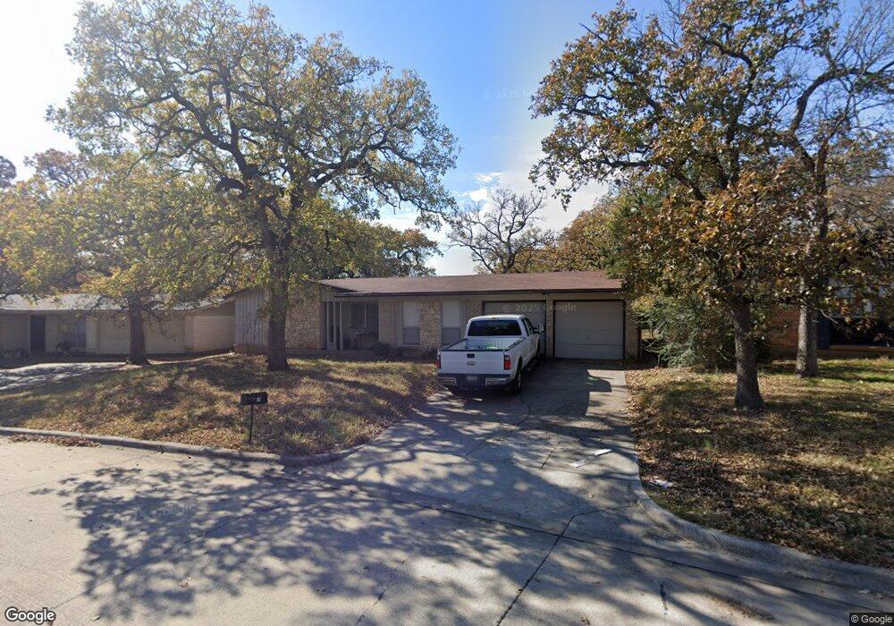 16 Regents Park, Bedford, TX 76022 - photo 1