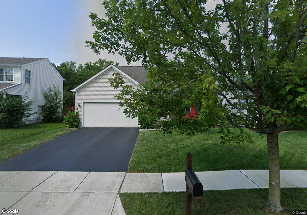 4562 Trickle Creek Ln, Columbus, OH 43228 - photo 1