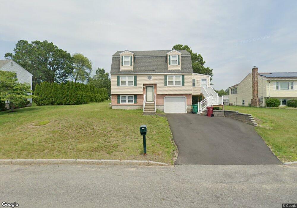 34 Leonard Cir, Lowell, MA 01854 - photo 1