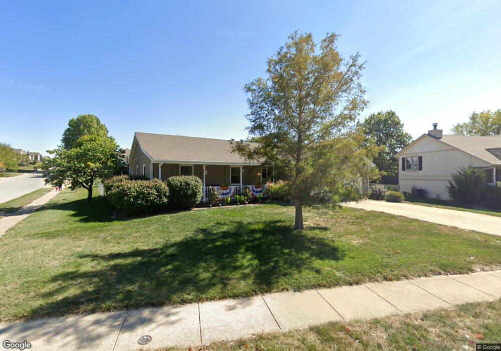 611 Canter St, Raymore, MO 64083 - photo 1