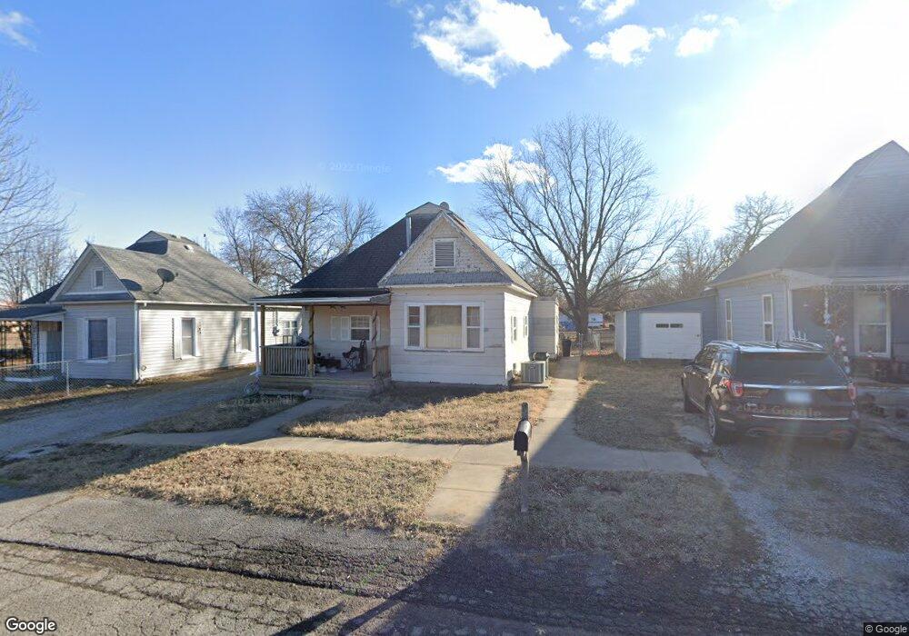 2512 Railroad Ave, Parsons, KS 67357 - photo 1