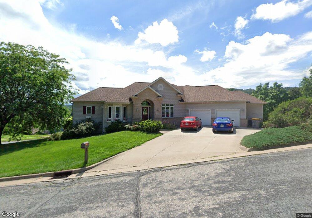 101 Red Apple Dr, La Crescent, MN 55947 - photo 1