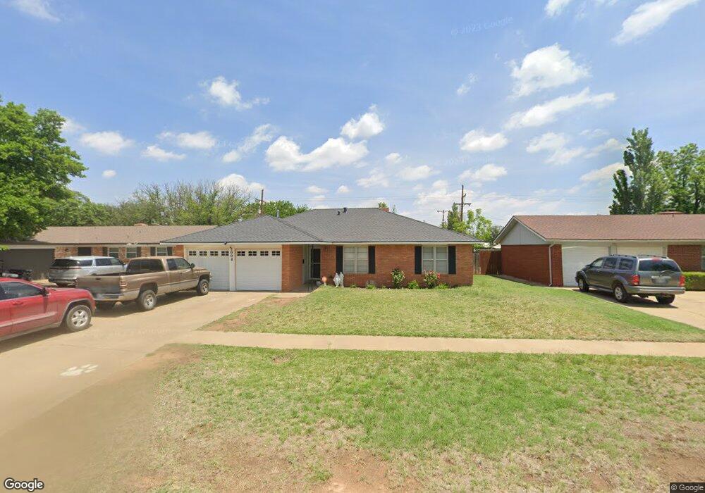 2004 Ennis St, Plainview, TX 79072 - photo 1