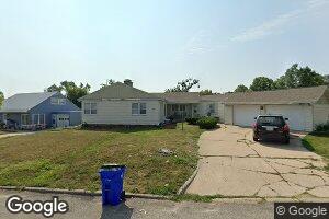 1077 25th St NE, Cedar Rapids, IA 52402