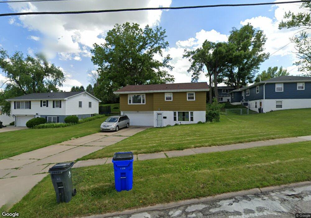 3007 1st Ave SW, Cedar Rapids, IA 52405 - photo 1