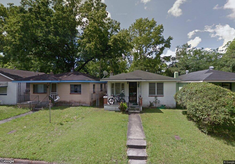 813 W 51st St, Savannah, GA 31405 - photo 1