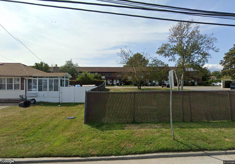 102 Mariners Way, Copiague, NY 11726 - photo 1