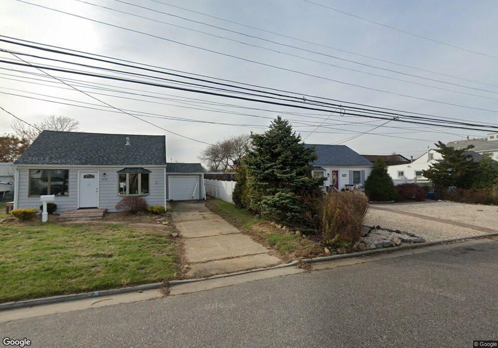 476 Mariners Way, Copiague, NY 11726 - photo 1