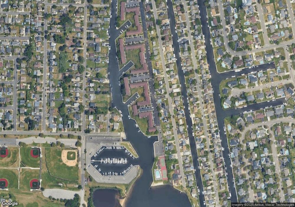 439 Mariners Way unit 193, Copiague, NY 11726 - photo 1