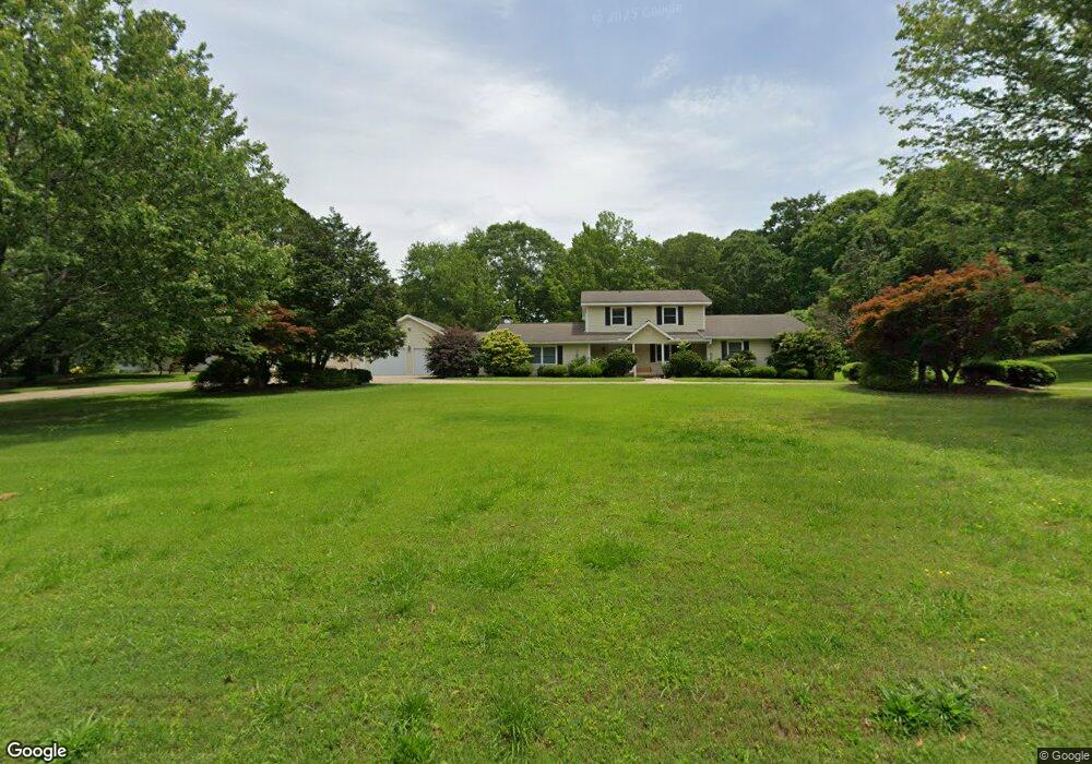 135 Edgewood Dr, Carrollton, GA 30116 - photo 1