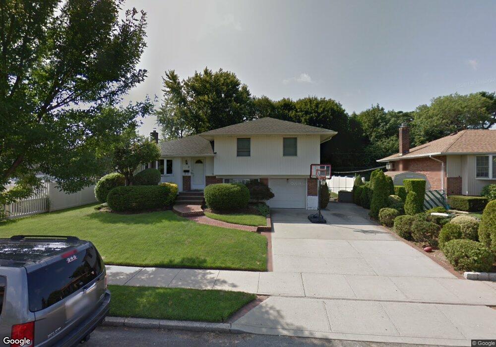 8 Shelly Ln, Bethpage, NY 11714 - photo 1