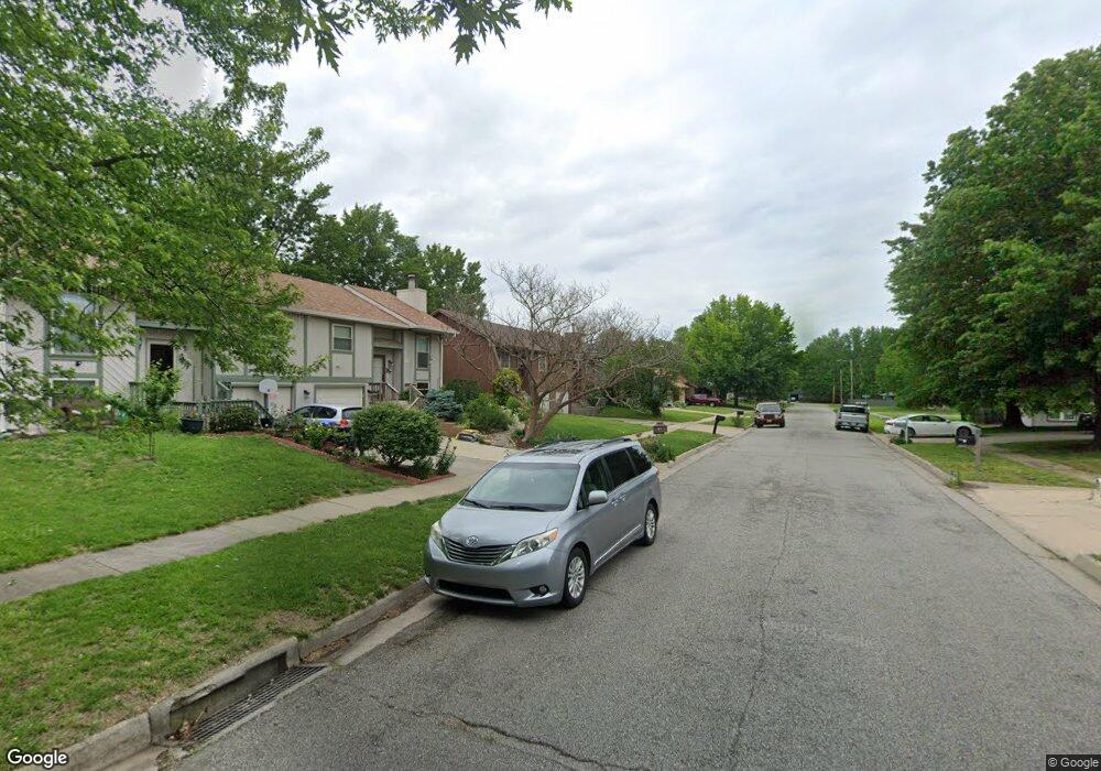 3563 SW Kiowa St, Topeka, KS 66614 - photo 1