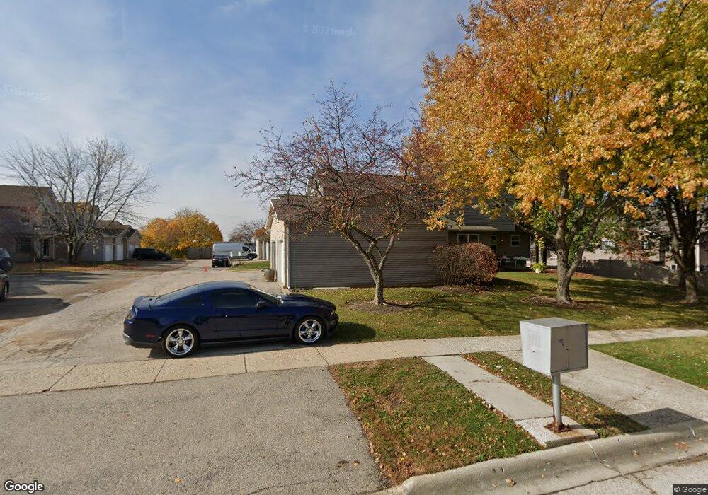 311 Village Creek Dr unit 2A, Lake In the Hills, IL 60156 - photo 1