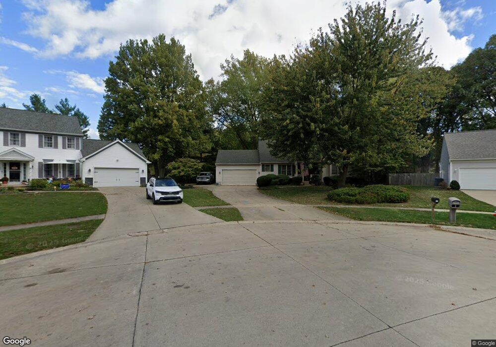 765 Hollyview Dr, Sheffield Lake, OH 44054 - photo 1