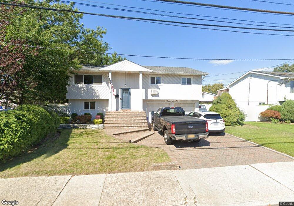 25 Windsor Pkwy, Oceanside, NY 11572 - photo 1