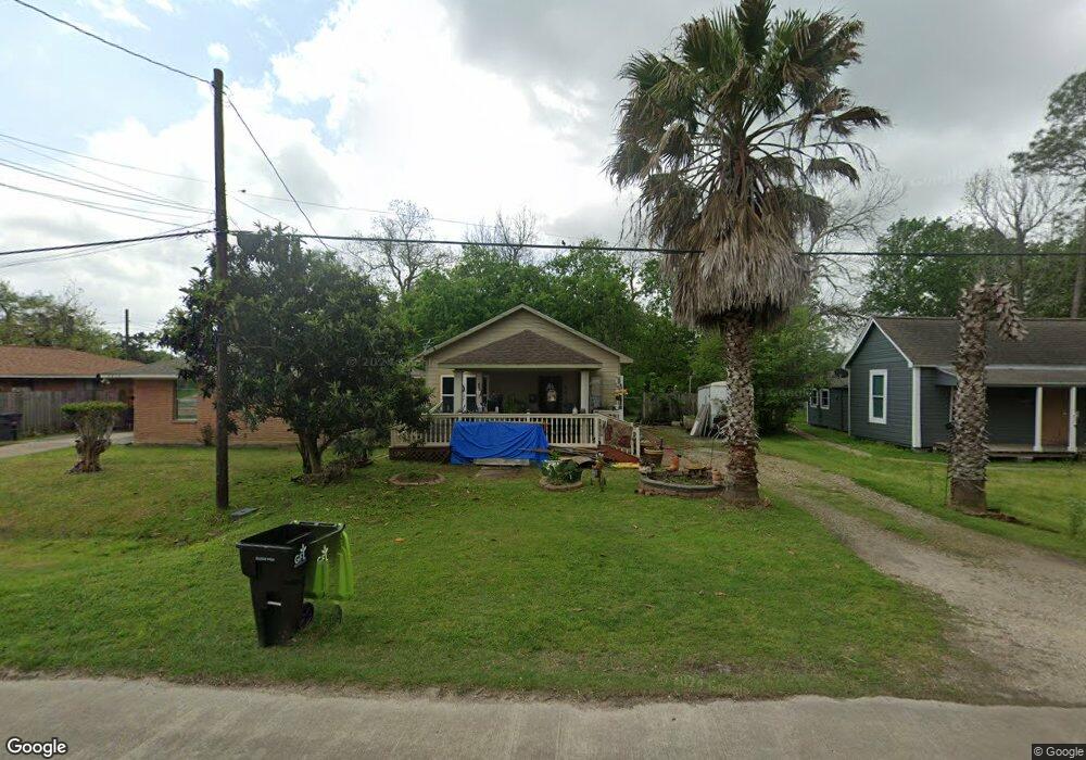 2412 10th St, Bay City, TX 77414 - photo 1