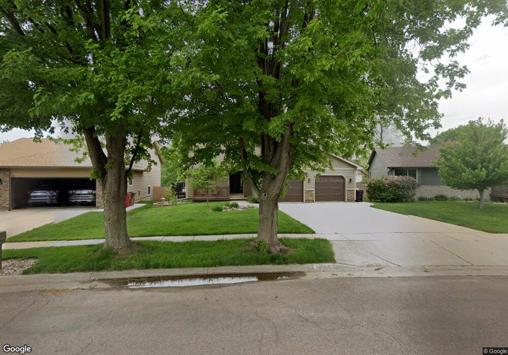 2409 S Avondale Ave, Sioux Falls, SD 57110 - photo 1