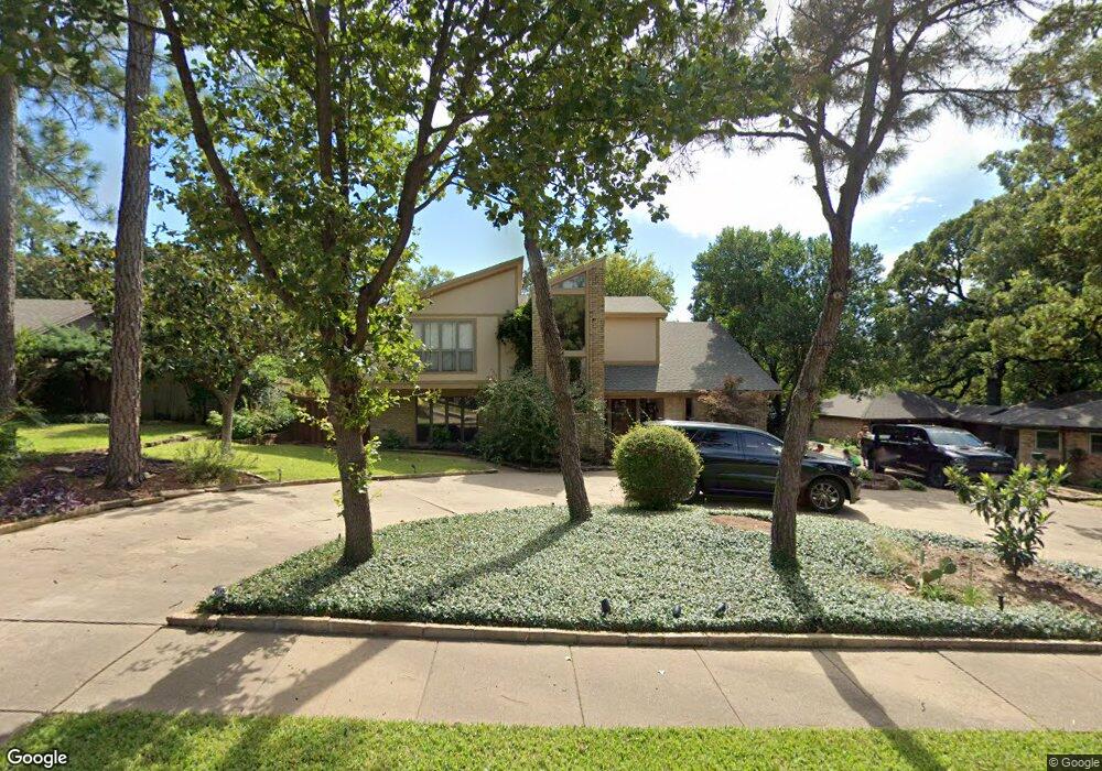 332 Eagle Dr, Bedford, TX 76021 - photo 1