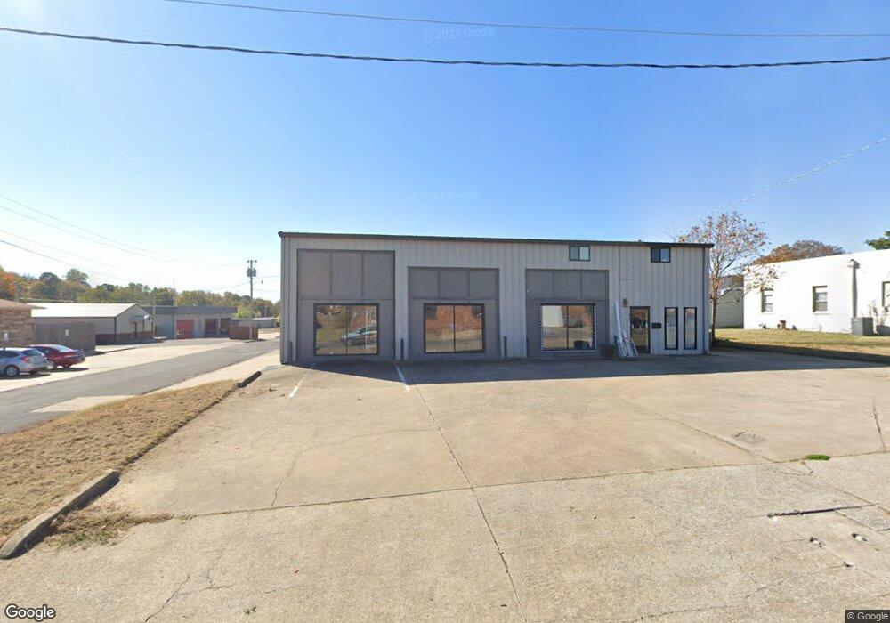 104 E Choctaw St, Tahlequah, OK 74464 - photo 1