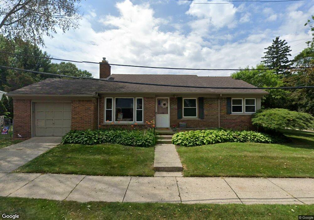 231 Ridgemont Rd, Grosse Pointe Farms, MI 48236 - photo 1