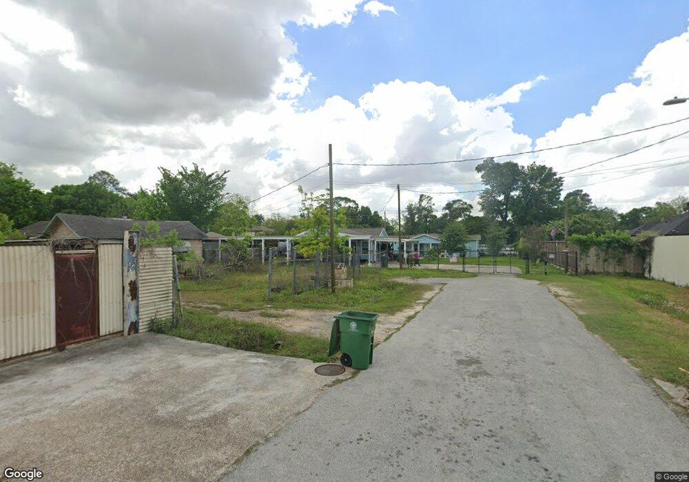 8036 Nellie St, Houston, TX 77022 - photo 1