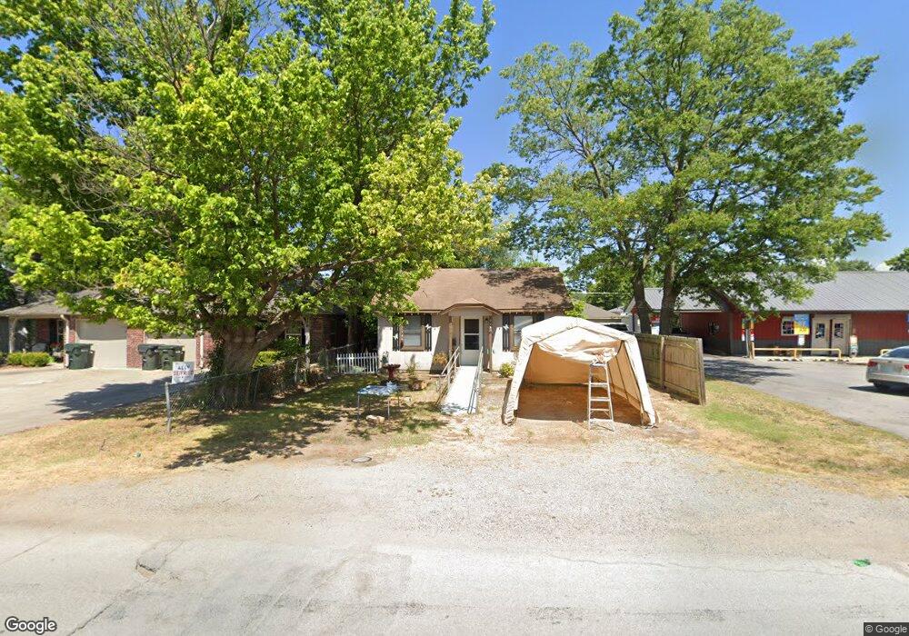 908 N Dorothy Ave, Claremore, OK 74017 - photo 1
