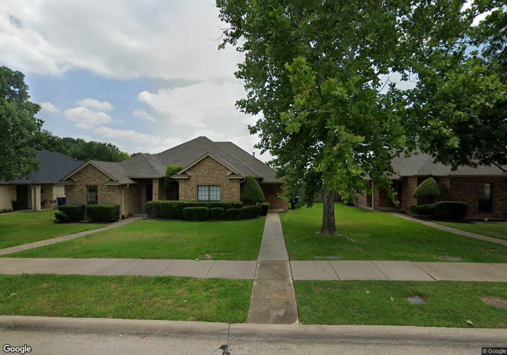 1607 W Jamestown Dr, Ennis, TX 75119 - photo 1