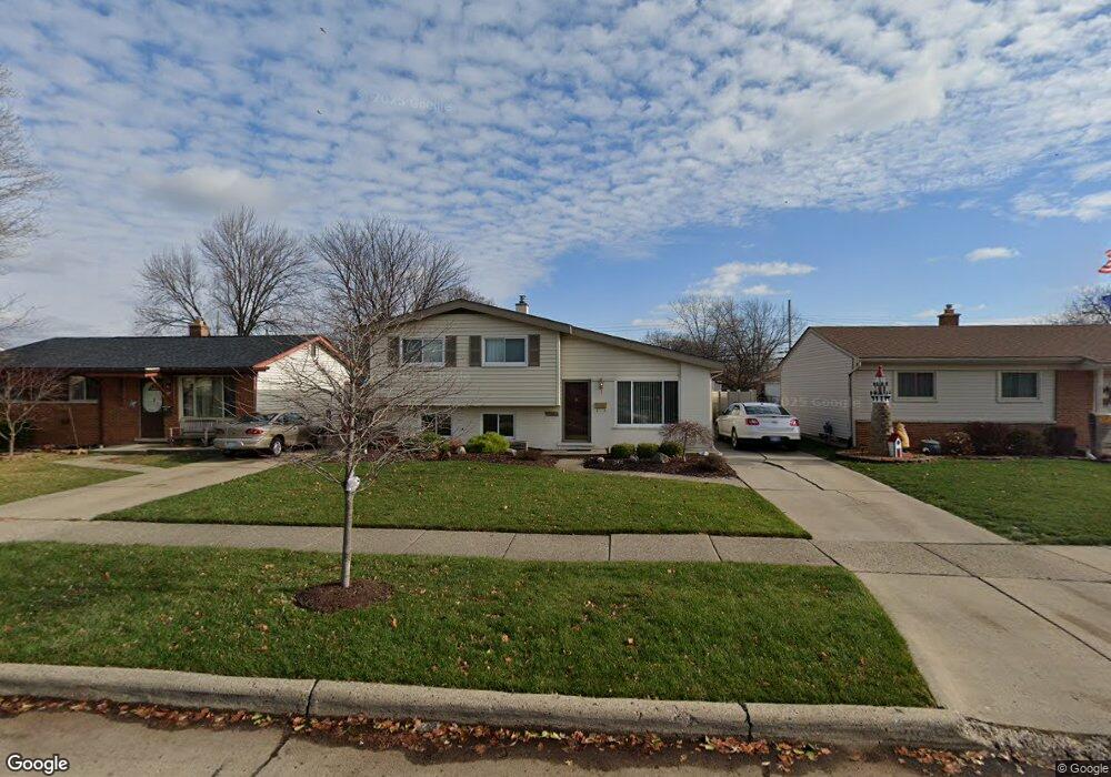 30538 Bluehill St, Roseville, MI 48066 - photo 1