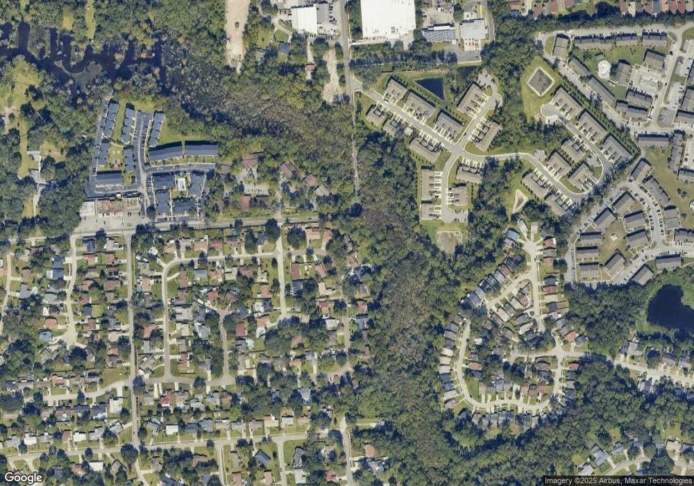 401 Holiday Hill Cir E, Jacksonville, FL 32216 - photo 1