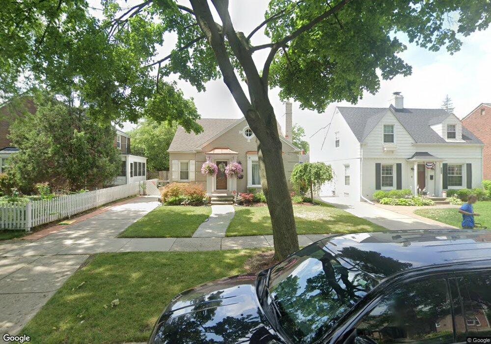 405 Lothrop Rd, Grosse Pointe Farms, MI 48236 - photo 1