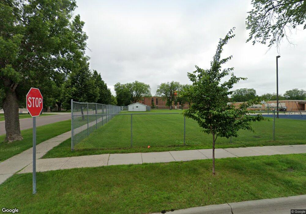 1402 7th St N, Fargo, ND 58102 - photo 1