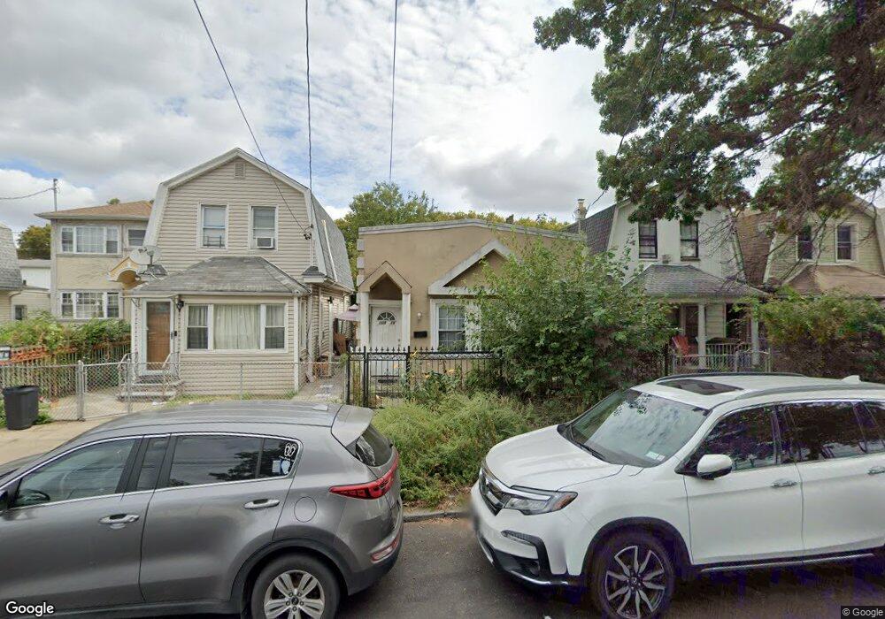 10819 157th St, Jamaica, NY 11433 - photo 1