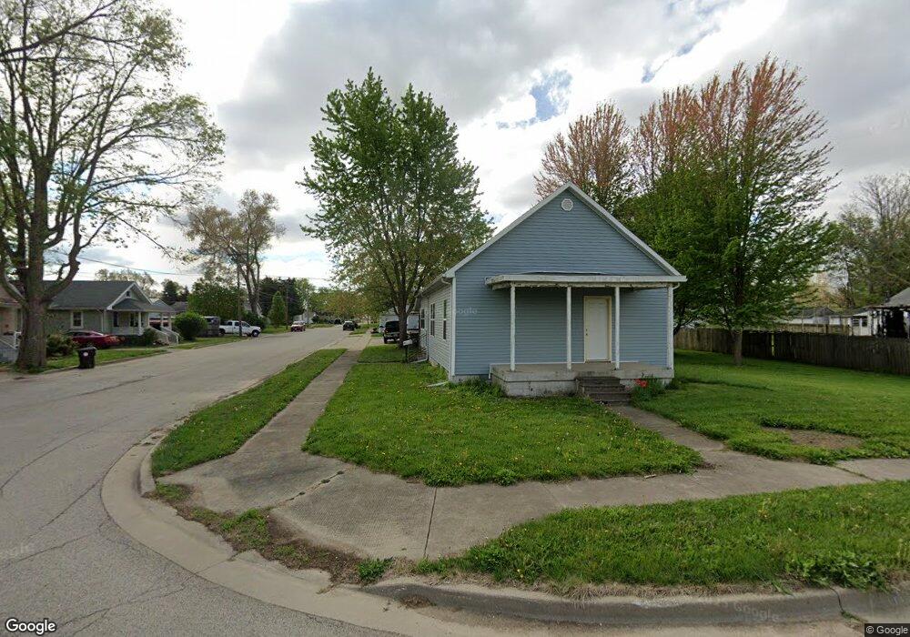 818 N Chicago St, Lincoln, IL 62656 - photo 1