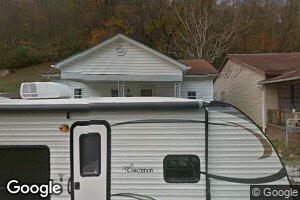 121 Walnut St, Man, WV 25635