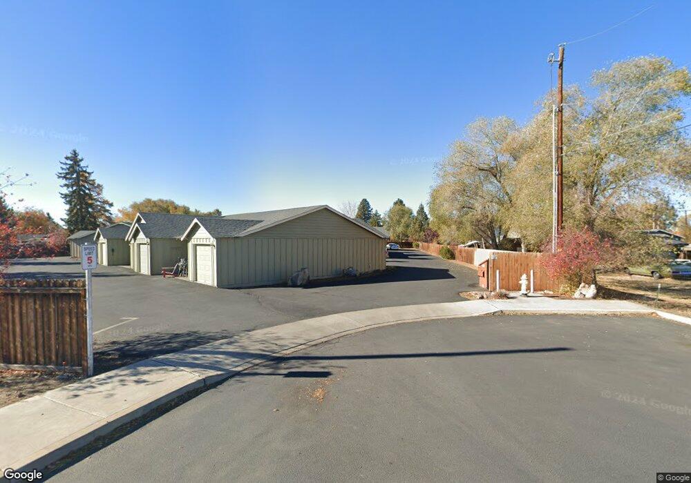 2827 SW 21st St, Redmond, OR 97756 - photo 1