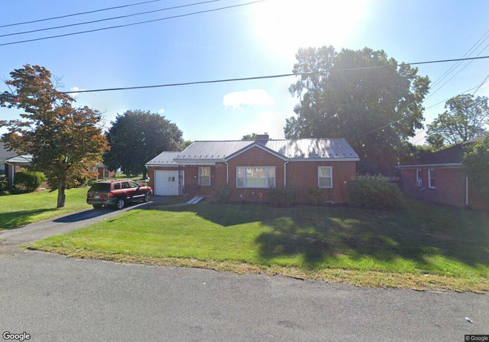 211 Landis Ave, Waynesboro, PA 17268 - photo 1