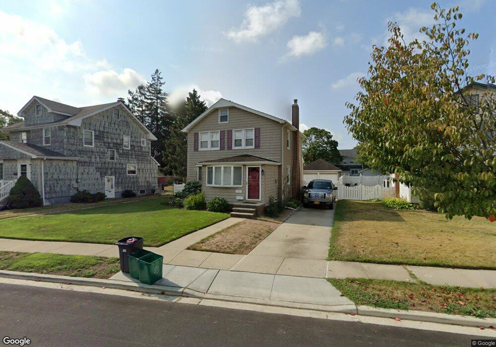 50 Robertson Rd, Lynbrook, NY 11563 - photo 1