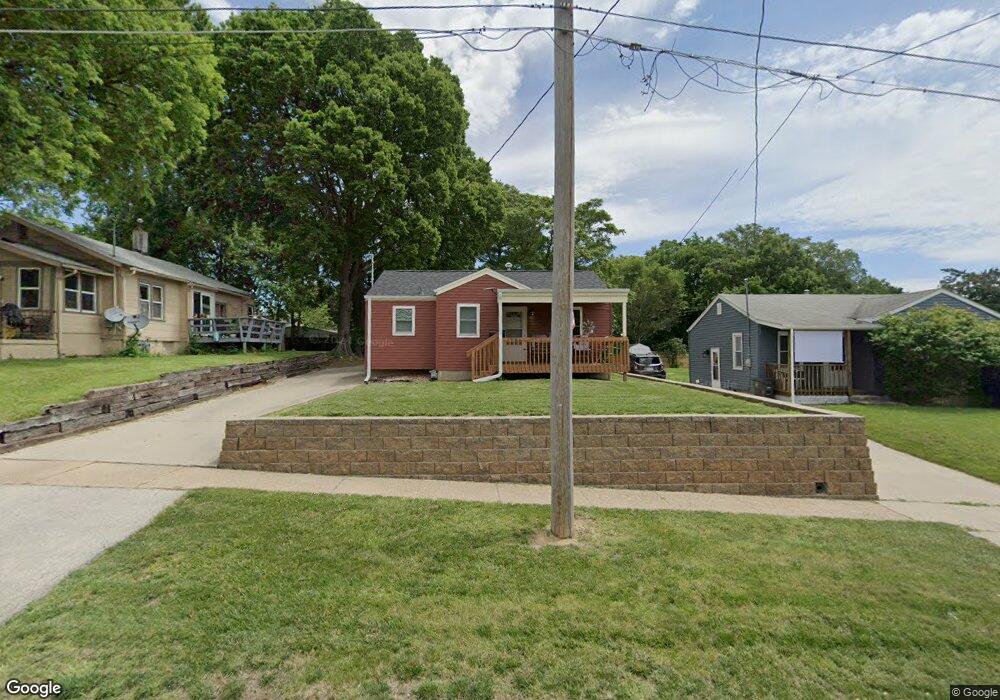 817 E 26th St, Des Moines, IA 50317 - photo 1