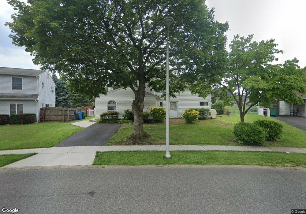 17 Gooseneck Rd, Levittown, PA 19057 - photo 1