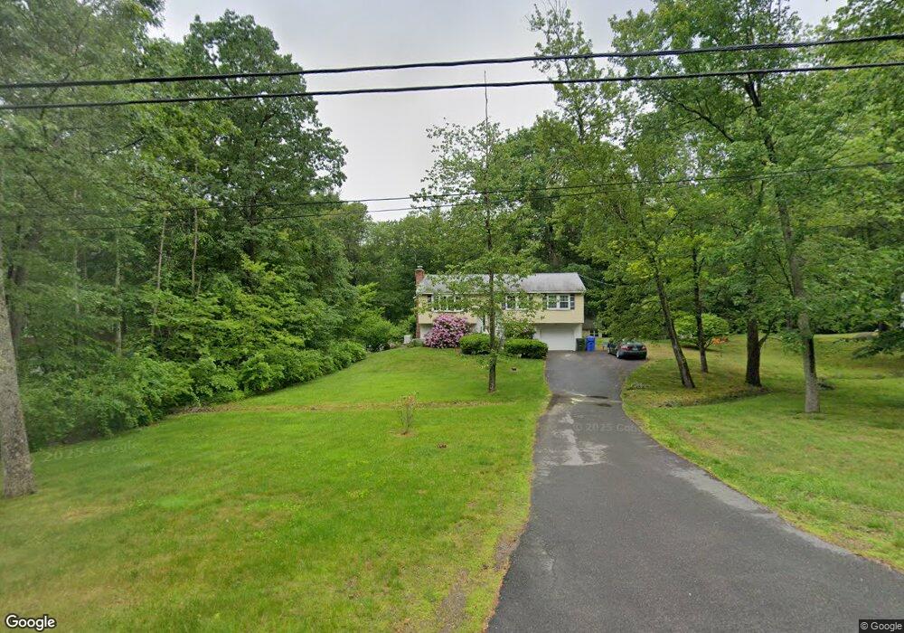 19 Cortland St, Londonderry, NH 03053 - photo 1