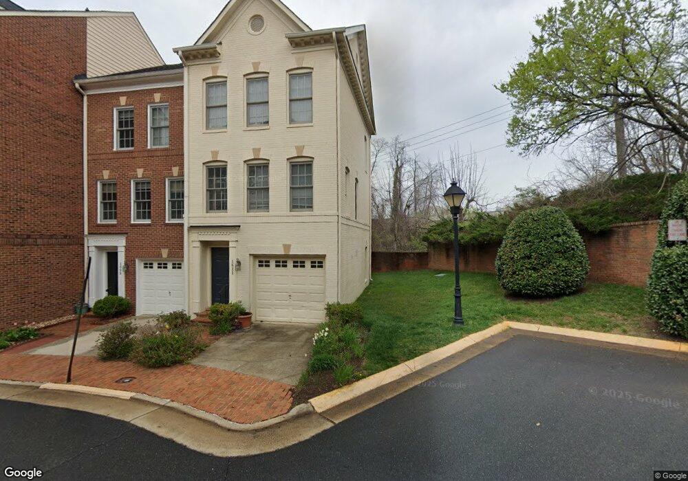 1615 Colonial Hills Dr, McLean, VA 22102 - photo 1