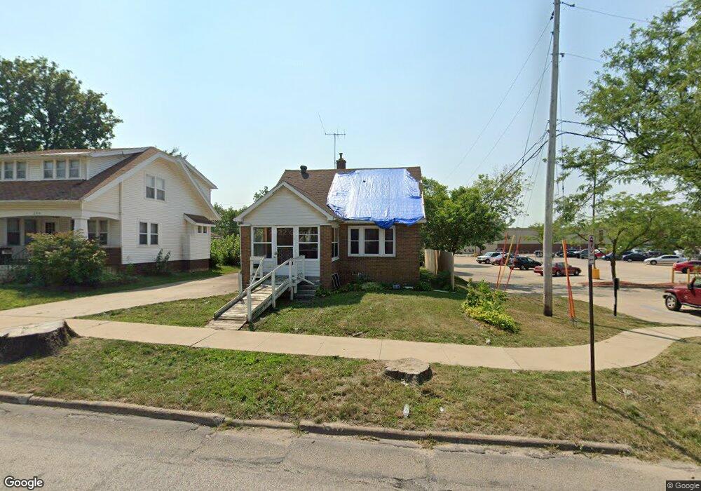 250 18th St NW, Cedar Rapids, IA 52405 - photo 1