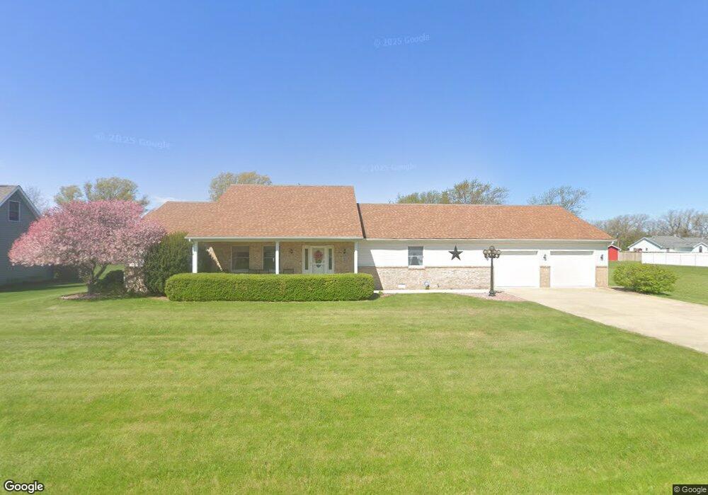 604 Maple St, Sweetser, IN 46987 - photo 1