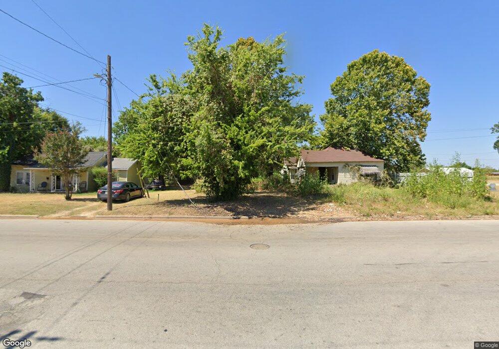 103 S Alamo St, Hearne, TX 77859 - photo 1